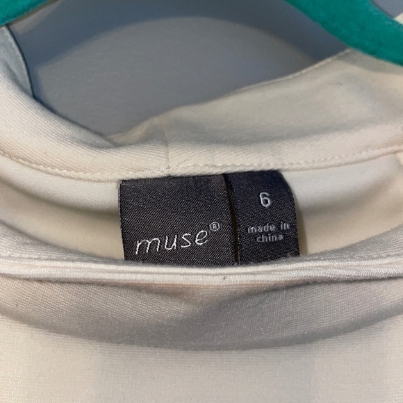 EUC Muse Mod Stretch Ponte 2-Pocket Short Dress Ivory Cream Size 6 - Picture 2 of 8